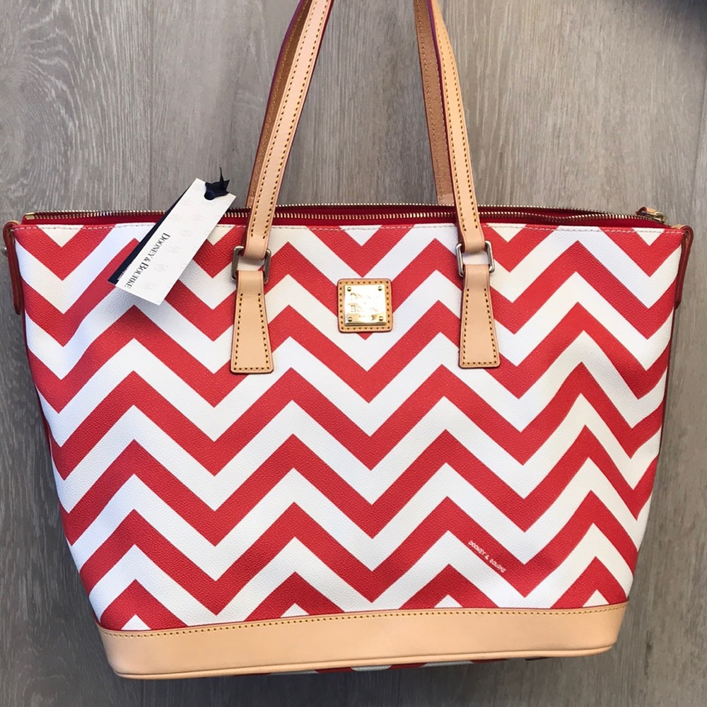 BRAND NEW W TAGS Dooney & Bourke chevron tote